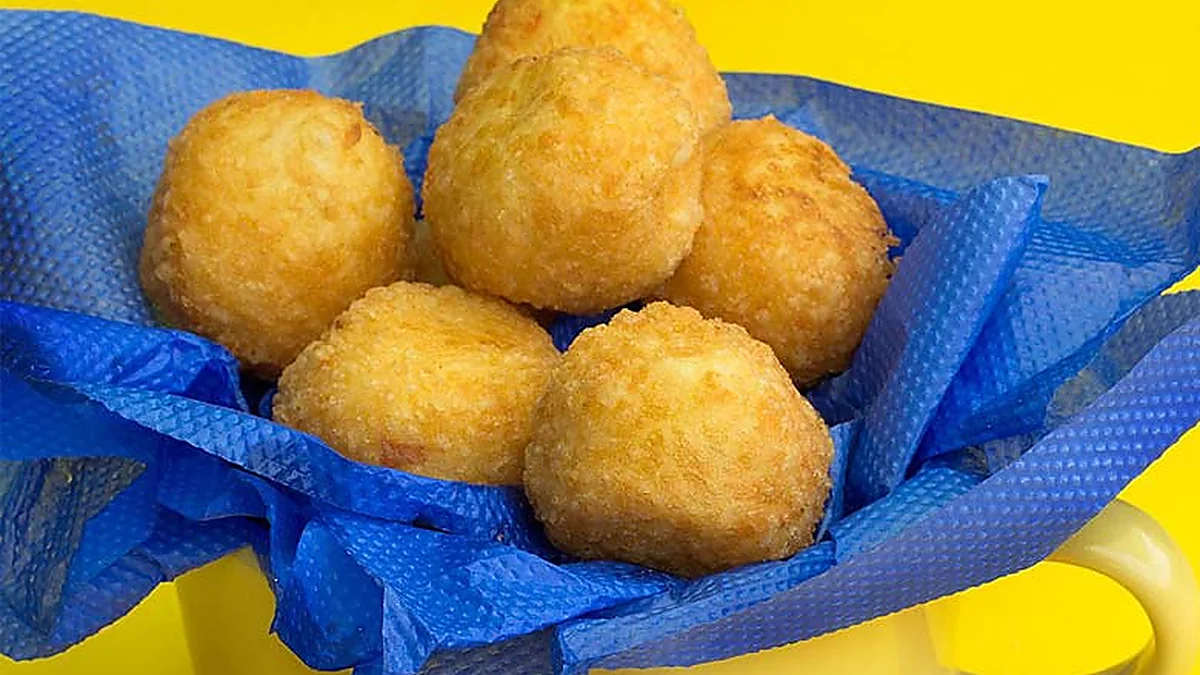 Bolinho De Queijo Com Presunto