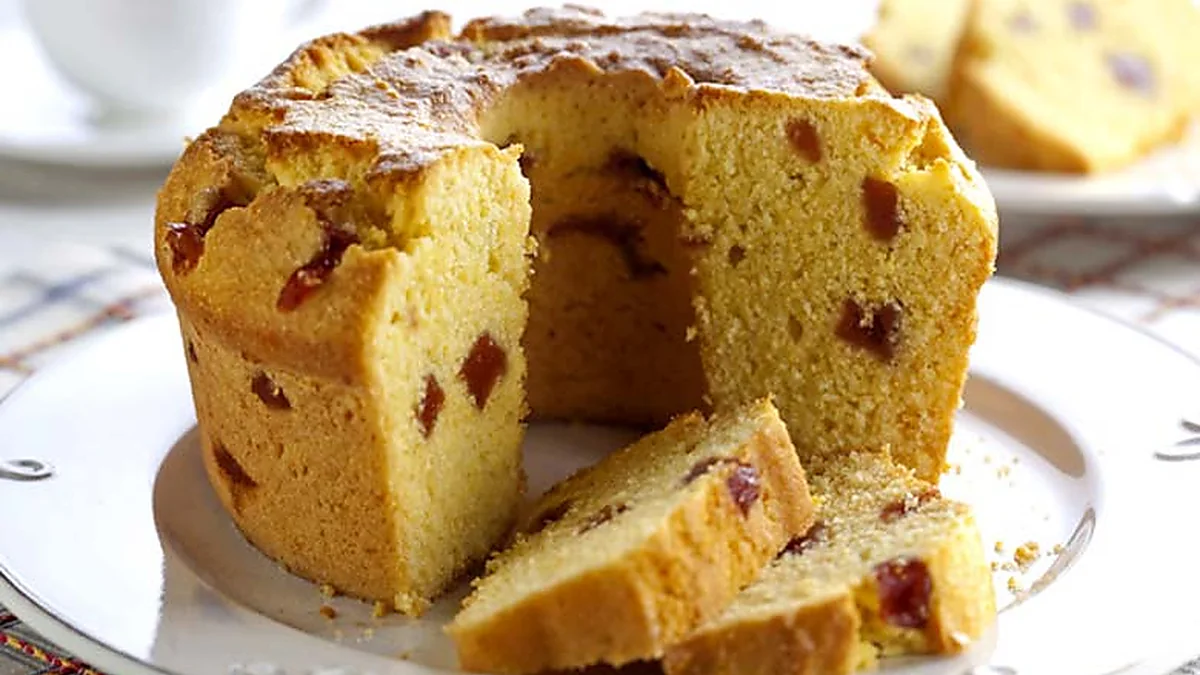 Bolo De Fubá Com Goiabada