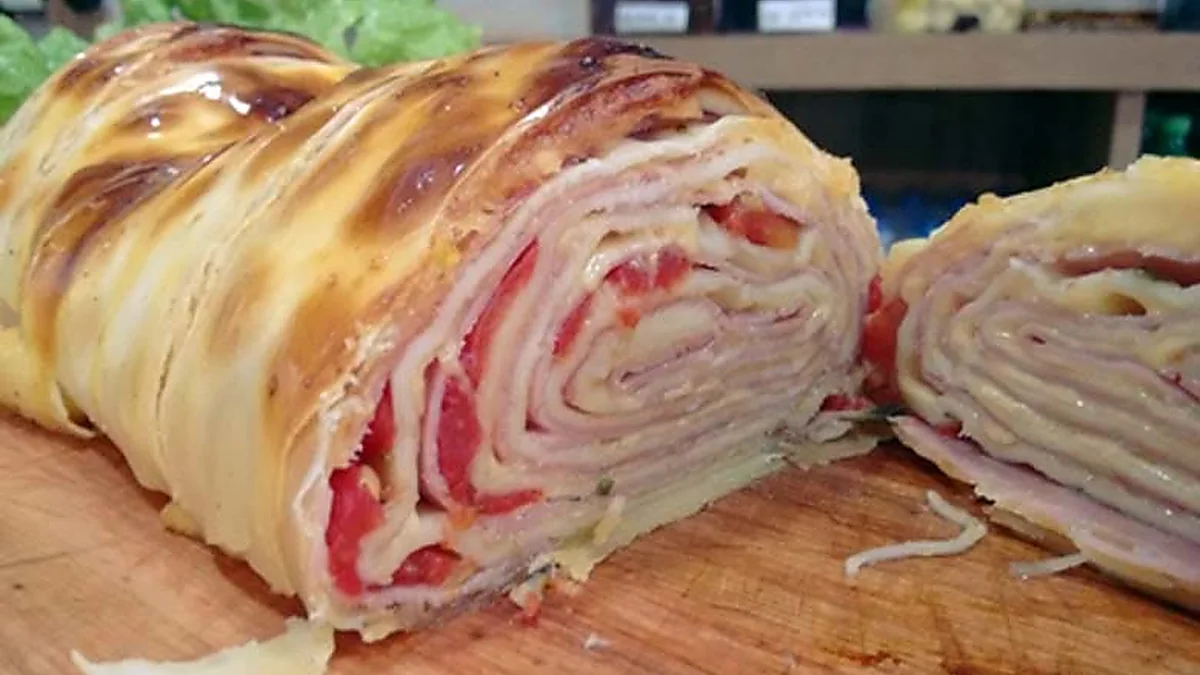 Rocambole Salgado (com massa de pastel)