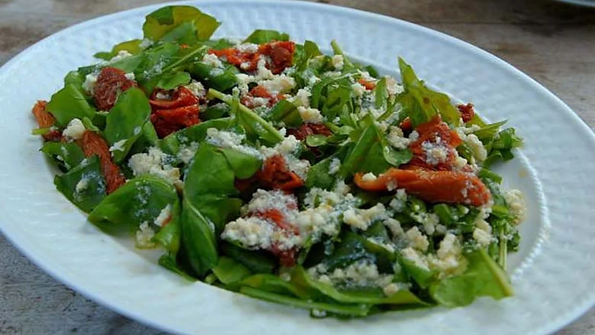 Salada de Rúcula com Tomate e Ricota
