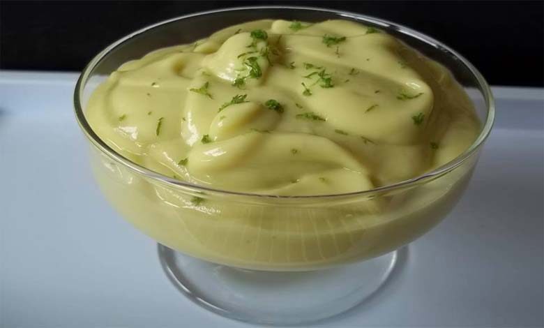 creme-de-abacate-cozinha-simples